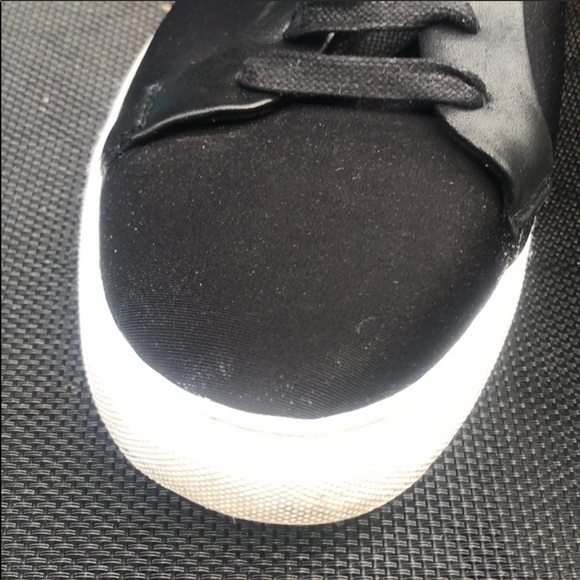 Kenneth Cole Double Knot Sneakers size 9 - Picture 3 of 6